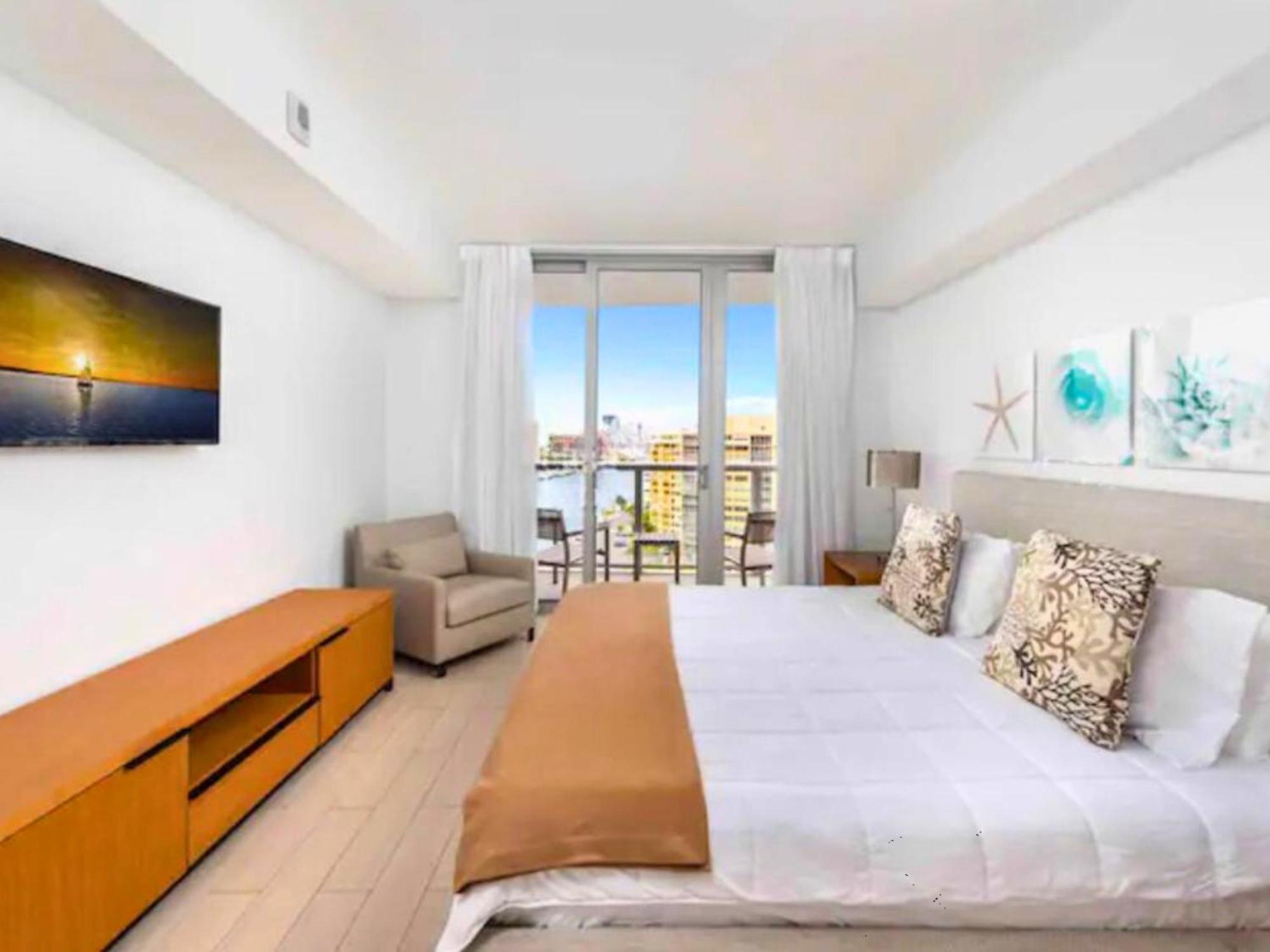 Mvr Apartments At Beachwalk Resort Hallandale Beach Exterior foto