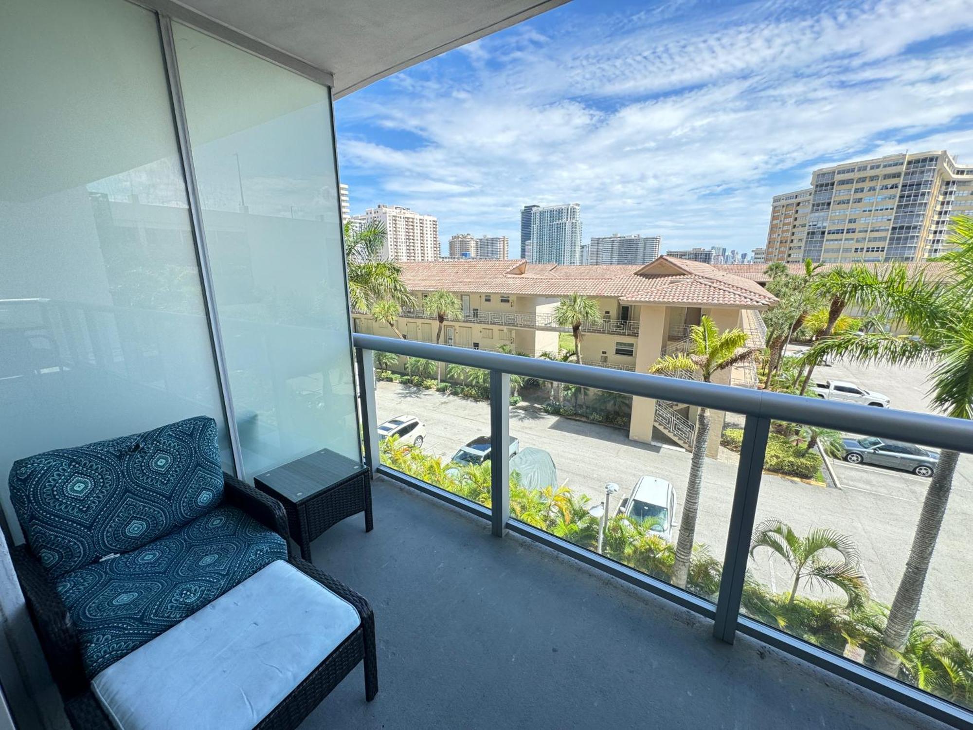 Mvr Apartments At Beachwalk Resort Hallandale Beach Exterior foto